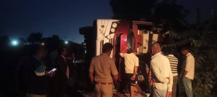 गंभीर जखमी झालेल्याना रुग्णालयात दाखल करण्यात आले आहे. तर काही किरकोळ जखमी दुसऱ्या बसमध्ये बसून पुढील प्रवासाला निघून गेले आहे.घटनास्थळी हिंगणघाट पोलीस पोहचले असून तपास सुरू आहे.