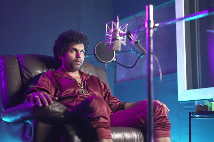 பலதரப்பட்ட இயக்குநர்களின் மாறுபட்ட கதைக்களங்களில் தன்னுடைய நடிப்பின் மூலம் கதாபாத்திரத்திற்கு உயிரோட்டத்தை கொடுக்கும் நடிகர் கார்த்தி, நடித்துள்ள படத்தை இயக்குநர் ராஜிவ் முருகன் இயக்கியுள்ளார்.