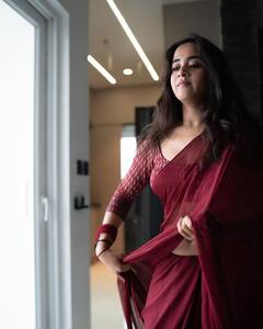 Bigg Boss beauty : శారీ కట్టి మెడపై టాటూ చూపిస్తున్న ఈ 'బిగ్ బాస్' బ్యూటీని గుర్తు పట్టారా?