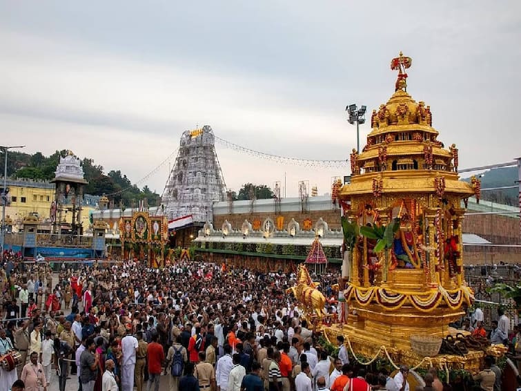 Navratri Brahmotsavam will be held for 9 days from 15th October tirumala tirupathi devasthanam Tirupati Temple: திருப்பதி: வரும் 15-ஆம் தேதி முதல் நவராத்திரி பிரம்மோற்சவம்: கூட்டத்தை கட்டுப்படுத்த தேவஸ்தானம் எடுத்த முடிவு