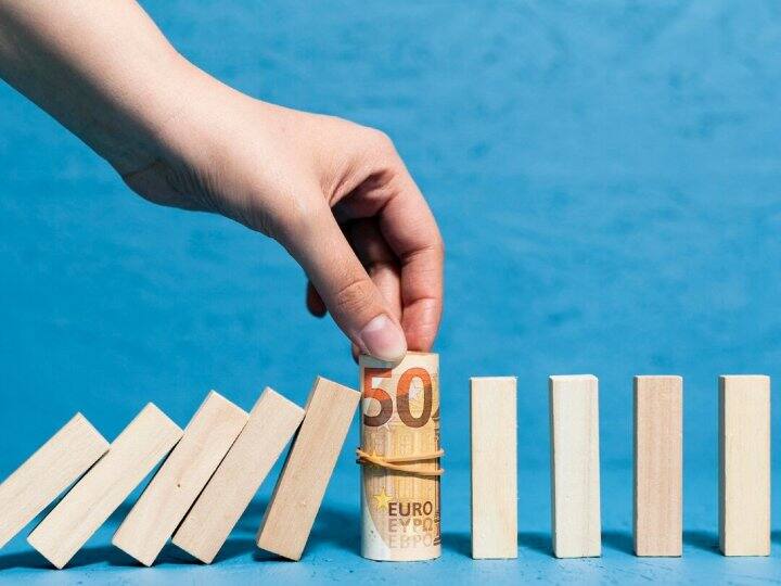 चीन की अर्थव्यवस्था 12वें नंबर पर है. वहीं अमेरिका, जो दुनिया की टॉप इकोनॉमी वाला देश है, उसकी अर्थव्यवस्था स्थिरता के मामले में 17 पायदान पर है. अभी यहां बैंकिंग और अन्य सेक्टर में संकट छाया हुआ है.