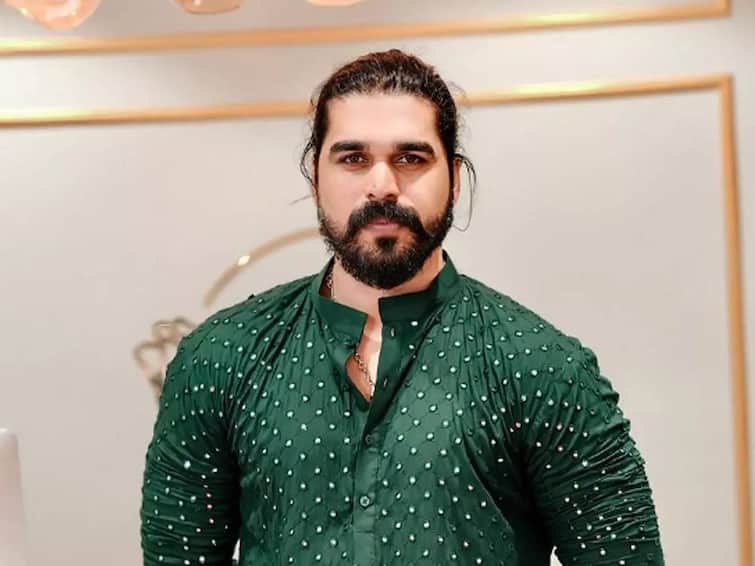 malayalam bigg boss fame shiyas Kareem arrested in physical assualted case Shiyas Kareem: பாலியல் புகாரில் சிக்கிய பிக்பாஸ் நடிகர்.. சென்னை விமான நிலையத்தில் அதிரடி கைது..!