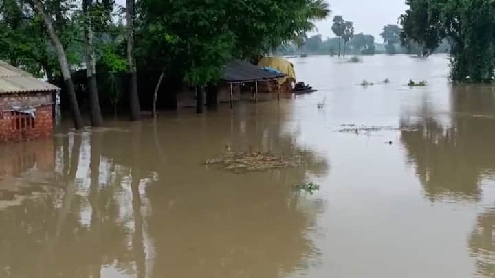 উদয়নারায়ণপুরের টোকাপুর, জঙ্গলপাড়া, শিবানীপুর, আকনা, ঠাকুরানিচক, কুরচি শিবপুর, ঘোলা-সহ একাধিক গ্রামে কৃষিজমি, রাস্তাঘাট, ঘরবাড়ি জলের তলায় চলে যায়। ধান, আলু এবং সবজি চাষের ব্যাপক ক্ষতি হয়েছে।