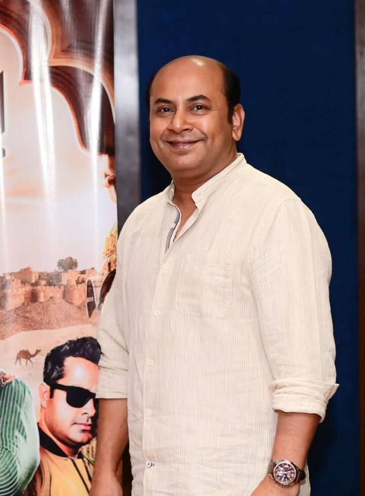 গত বেশ কয়েক বছর ধরেই তাই এইসময় নিজের পছন্দমত জায়গায় ঘুরে বেড়াতে ভালবাসেন তিনি।