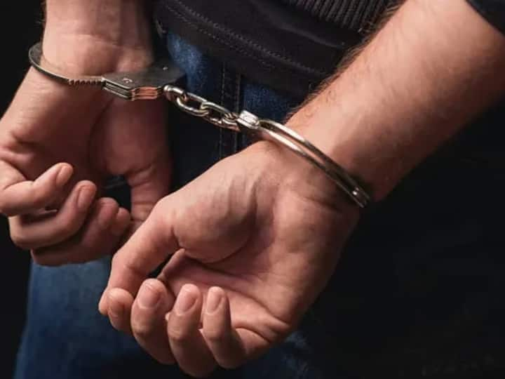 Rajasthan crime Alwar police seize gold worth Rs 1 crore at Haryana border one accused arrested ann Rajasthan Crime: अलवर पुलिस ने हरियाणा बॉर्डर पर पकड़ा एक करोड़ का सोना, एक आरोपी गिरफ्तार