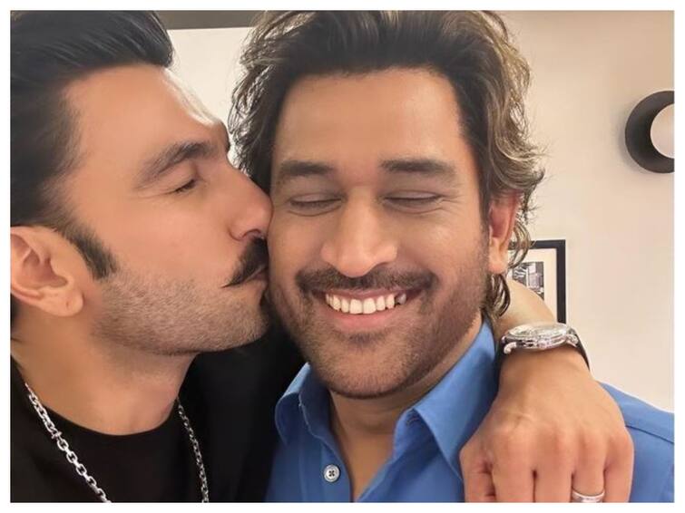 Ranveer Singh Meets Mahendra Singh Dhoni, Plants A Kiss On His Cheek Shares Photo Ranveer Singh Meets Mahendra Singh Dhoni, Plants A Kiss On His Cheek And Calls Him 'Mera Mahi'