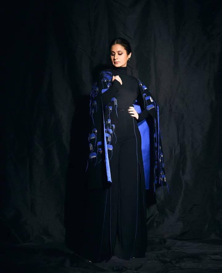Dressed to perfection, Rasika donned a stunning Shahin Mannan cape and pant set that left everyone in awe.  (Image Source: PR Handout)