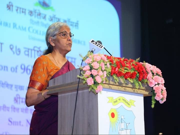 Nirmala Sitharaman Said Economic Development will be supported by Political Stability on Policy level वित्त मंत्री निर्मला सीतारमण ने कहा- आर्थिक वृद्धि के लिये पॉलिसी के लेवल पर राजनीतिक स्थिरता जरूरी