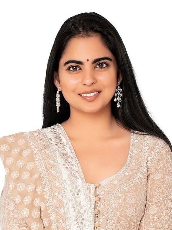 नीता अंबानी की बेटी ईशा की सैलरी जान हो जाएंगे हैरान, करोड़ों में है नेटवर्थ
