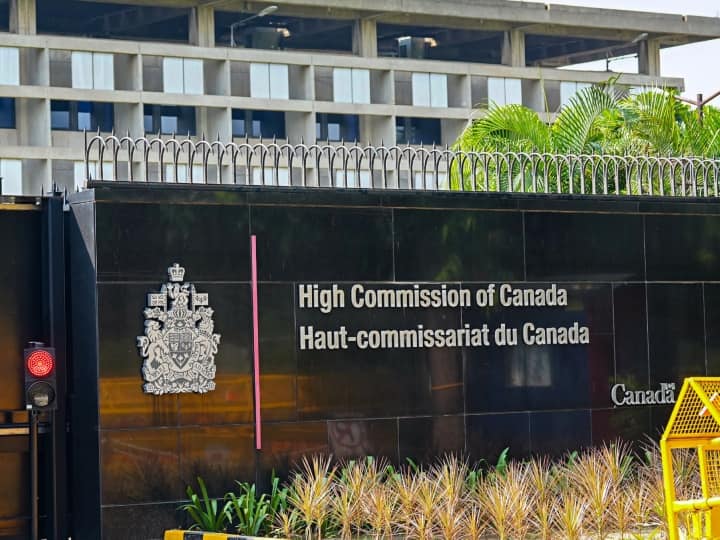 India Canada Tension Arindam Bagchi Said Need Balance In Diplomat Hardeep Singh Nijjar India Canada Row: 'भारत में कनाडा के अधिक राजनयिक, ये लोग हमारे आंतरिक मामलों में दखल देते हैं', विदेश मंत्रालय का अहम बयान