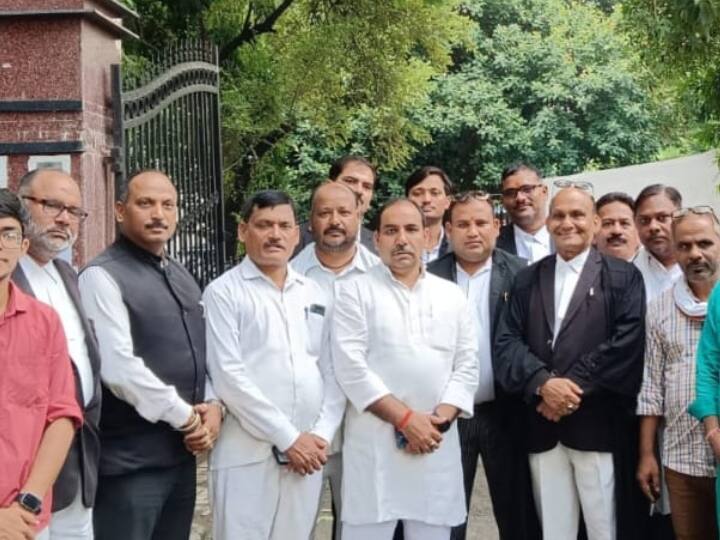 Uttar Pradesh Congress delegation meet commissioner for State President Ajay Rai security in Varanasi ann UP Congress: अजय राय की सुरक्षा बढ़ाने के लिए कांग्रेस कार्यकर्ता पहुंचे प्रशासन के पास, लगाया बड़ा आरोप
