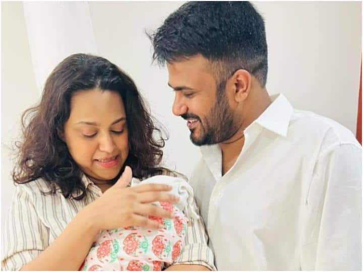 Swara Bhaskar shared the experience of daughter Raabiya birth and motherhood Husband Fahad Ahmad  Swara Bhaskar ने  बेटी के जन्म का एक्सपीरियंस किया शेयर, बोलीं- 'ये मेरी लाइफ का सबसे मुश्किल काम...'