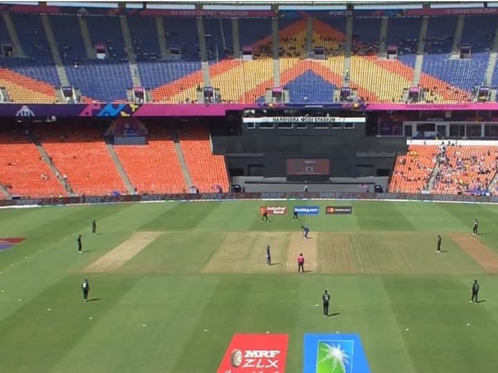 ENG vs NZ ODI World Cup 2023 opener Narendra Modi Stadium empty chairs question ODI cricket's future ENG Vs NZ: वनडे क्रिकेट के भविष्य पर खड़े हुए सवाल, वर्ल्ड कप के पहले मुकाबले में खाली पड़ी हैं कुर्सियां