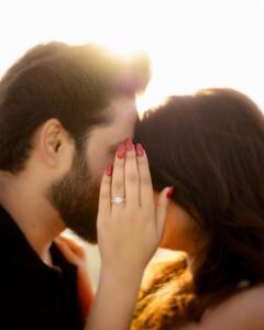 Neha Bagga Engaged: बानी-इश्क दा कलमा एक्ट्रेस ने की सगाई, फ्लॉन्ट की रिंग, घुटनों पर जाकर बॉयफ्रेंड ने किया प्रपोज