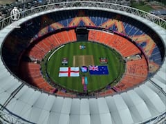 ENG vs NZ WC 2023: டிக்கெட் எல்லாம் வித்துருச்சுனு பொய் சொன்னீங்களா? முதல் நாள் போட்டியே இப்படியா! கிண்டலடிக்கும் நெட்டிசன்கள்!