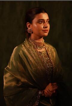 Nimrat Khaira: ਨਿਮਰਤ ਖਹਿਰਾ ਨੇ ਐਲਬਮ ਮਾਣਮੱਤੀ 'ਚੋਂ ਆਪਣੇ ਖੂਬਸੂਰਤ ਲੁੱਕ ਦੀ ਦਿਖਾਈ ਝਲਕ, ਸਾਦਗੀ ਨੇ ਲੁੱਟਿਆ ਦਿਲ