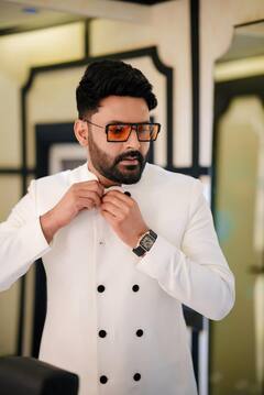 Kapil Sharma Lifestyle: 25 करोड़ के घर से लेकर कई लग्जरी गाड़ियों तक, लाइफस्टाइल में बड़े-बड़े स्टार्स को टक्कर देता है कॉमेडी का ये बादशाह