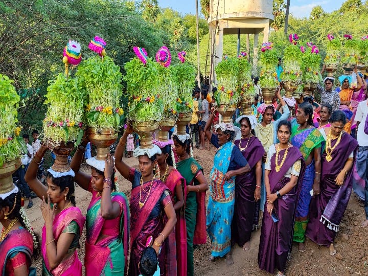 மானாமதுரை நாச்சாண்டியம்மன் கோயிலில் விவசாயம் செழிக்க முளைப்பாரி உற்சவ விழா