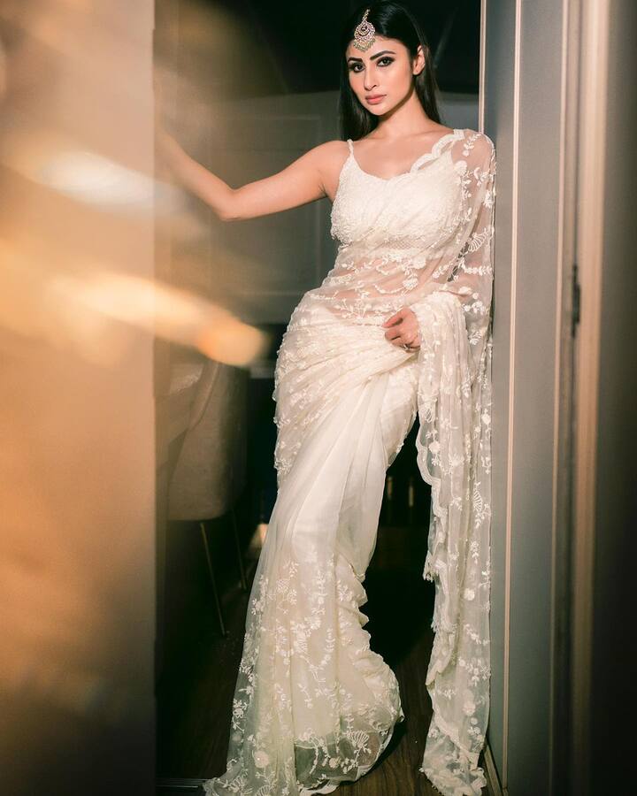 మౌనిరాయ్ (Image credit: MouniRoy/Instagram)