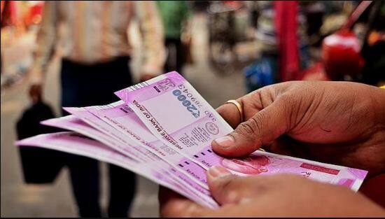 ਦਾਸ ਨੇ ਨਿਵੇਸ਼ਕਾਂ ਨੂੰ 'ਸੰਕਟ ਦੀ ਸੰਭਾਵਨਾ ਦਾ ਪਤਾ ਲਾਉਣ' ਅਤੇ ਉਚਿਤ ਕਦਮ ਚੁੱਕੇ। ਗਵਰਨਰ ਨੇ ਕਿਹਾ ਕਿ ਜੇ ਅਸੀਂ ਅਣ-ਆਡਿਟ ਕੀਤੇ ਨਤੀਜਿਆਂ 'ਤੇ ਨਜ਼ਰ ਮਾਰੀਏ ਤਾਂ ਜੂਨ ਤਿਮਾਹੀ 'ਚ ਕੁੱਲ ਗੈਰ-ਕਾਰਗੁਜ਼ਾਰੀ ਜਾਇਦਾਦ (ਐੱਨਪੀਏ) 'ਚ ਸੁਧਾਰ ਹੋਇਆ ਹੈ।