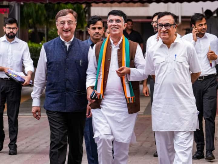 Elections 2023 congress leader Vivek Tankha meets election commissioner Of India raise voter list Issue ANN State Elections 2023: वोटर लिस्ट में गड़बड़ी का आरोप लगाते हुए कांग्रेस पहुंची चुनाव आयोग, क्या है दावा?