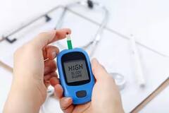 Fruits in diabetes: ਸ਼ੂਗਰ ਦੇ ਮਰੀਜ਼ਾਂ ਲਈ ਨੁਕਸਾਨਦਾਇਕ ਹੋ ਸਕਦੇ ਇਹ ਫਲ, ਵੱਧ ਸਕਦਾ ਬਲੱਡ ਸ਼ੂਗਰ ਲੈਵਲ, ਸੁਆਦ ਦੇ ਚੱਕਰ ‘ਚ ਨਾ ਕਰ ਬੈਠਿਓ ਇਹ ਗਲਤੀ