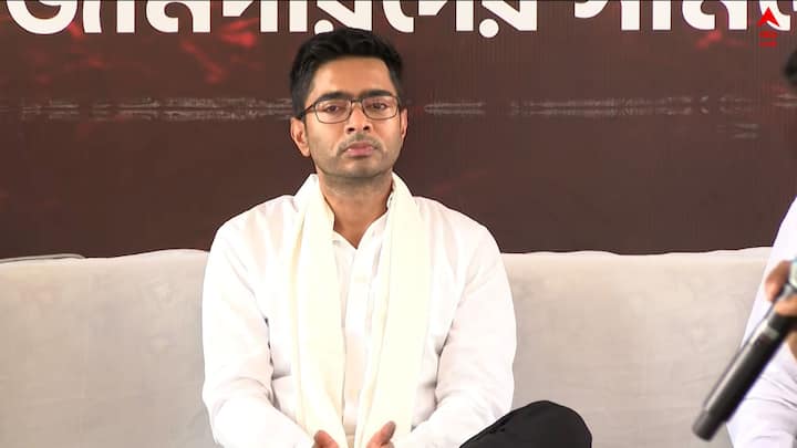 'রাজ্য সরকারের থেকেও আমার জেদ অনেক বেশি। শান্তিপূর্ণভাবে এই ধর্না চালিয়ে যাব', হুঁশিয়ারি অভিষেকের।