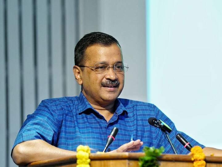 दिल्ली के CM ने गाजीपुर लैंडफिल साइट का किया दौरा, कहा- ‘नई एजेंसी हायर कर कूड़ा…’