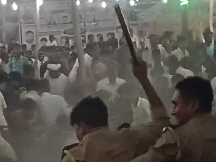 Jhansi Russian Dancers Dance in Fair Crowd out of Control Police lathi charge UP News: रशियन डांसरों के ठुमके देख बेकाबू हुई भीड़, पुलिस की लाठीचार्ज से मची भगदड़