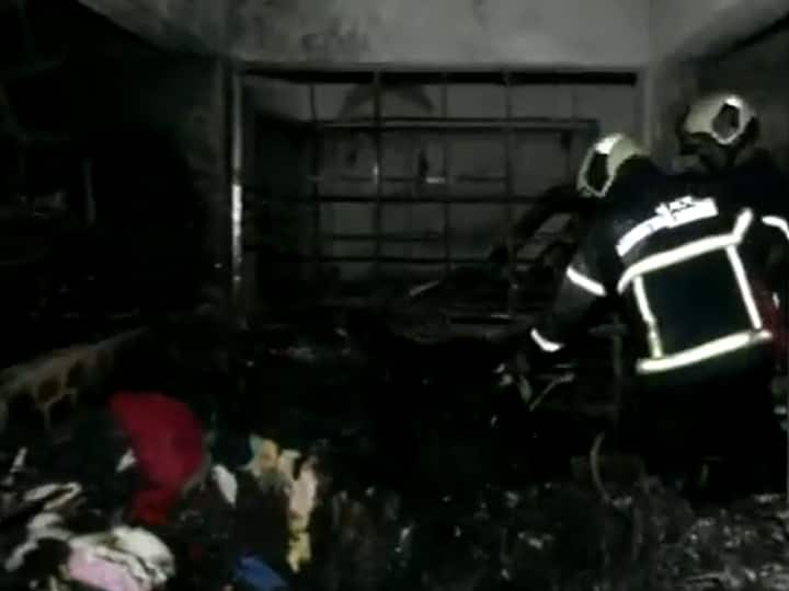 Mumbai Fire Broke Out In Goregaon West MG Raod jay bhavani building 14 Injured Mumbai Fire: एमजी रोड की सात मंजिला इमारत में भीषण आग, 7 लोगों की मौत, 30 को बचाया गया
