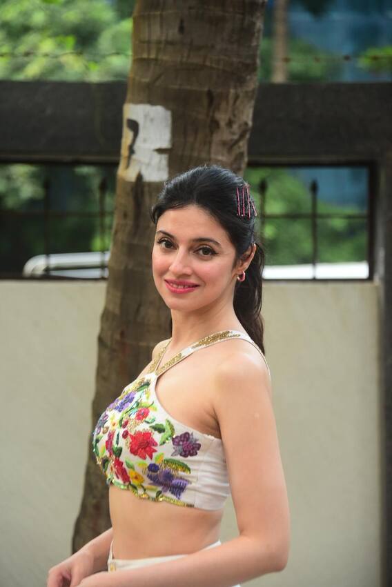 दिव्या खोसला कुमारचा क्लासी लूक!