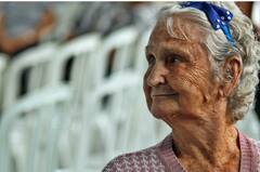 Healthy Diet Plan For Old People : म्हातारपणात कोणते पदार्थ खाणे शरीराकरता गरजेचे आहे, पाहा