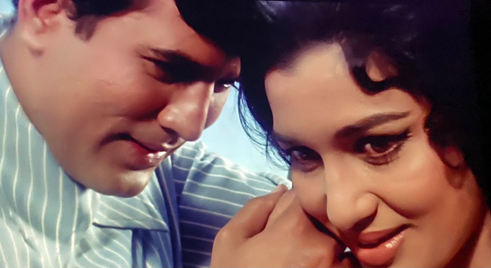 Flashback Friday: Asha Parekh And Rajesh Khanna’s 'Kati Patang' Is A Dramatic Love Story With Evergreen Songs
