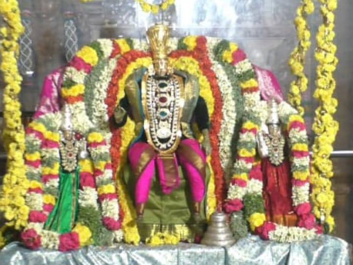 Karur Then Tirupati Kalyana Venkataramana Swamy Temple festival TNN கரூர் தென் திருப்பதி கல்யாண வெங்கட்ரமண சுவாமி ஆலயத்தில் ஊஞ்சல் உற்சவம்
