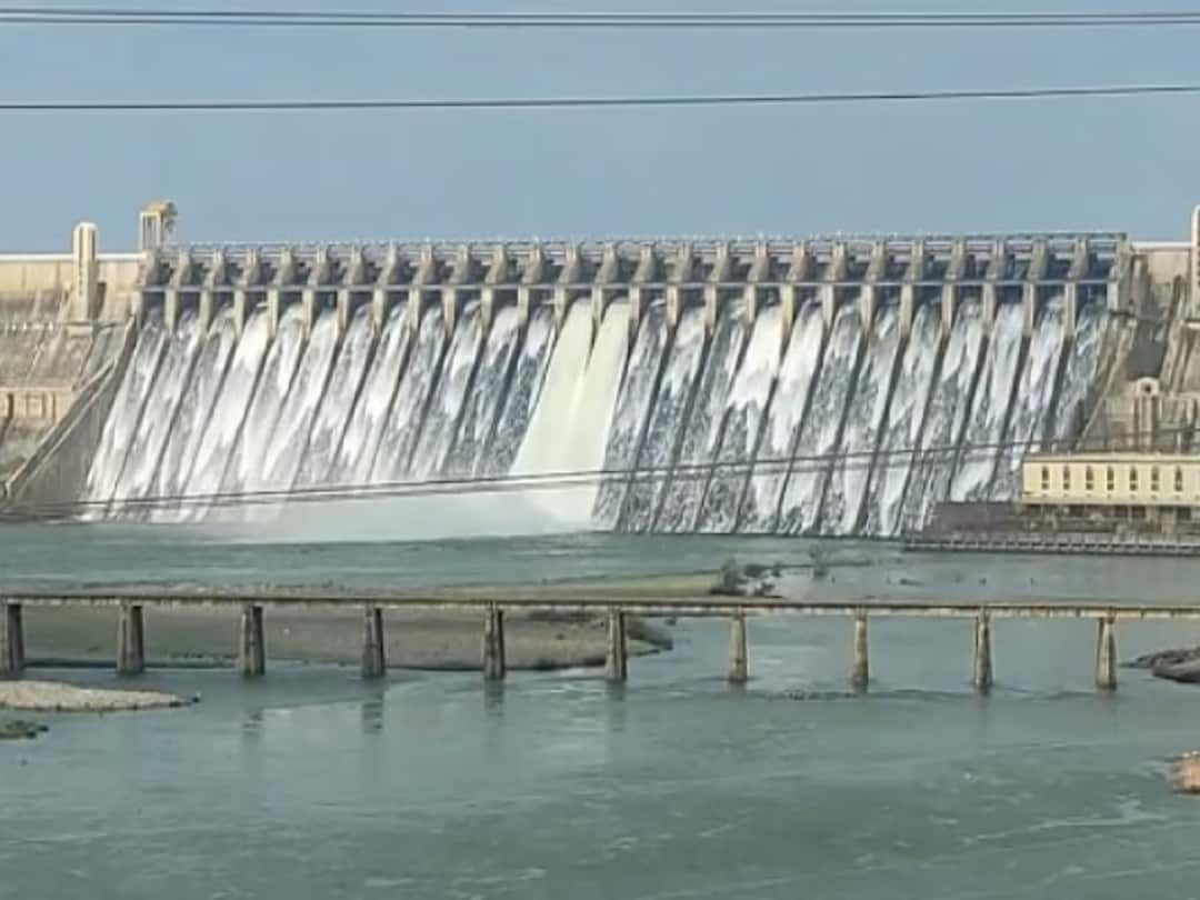 Nagarjuna Sagar KCR Decided To Release Water To Left Canal From Friday To Save Paddy Crops Nagarjuna Sagar: ఇవాళ్టి నుంచి సాగర్ ఎడమ కాల్వకు నీటి విడుదల, వరి దెబ్బతినకుండా సర్కారు చర్యలు