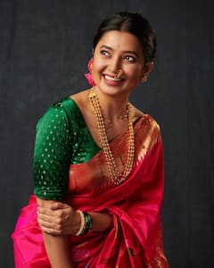 फुलले रे क्षण माझे...  प्राजक्ता माळीचा मनमोहक अंदाज!