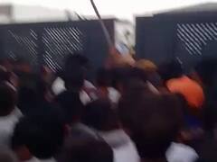 ये कैसा श्रमिकों का सम्मान..? कार्यक्रम में बुलाकर मजदूरों की पिटाई, अब बताया जा रहा अफवाह