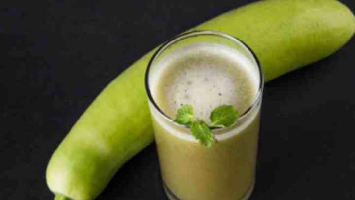 Bottle Gourd Juice And Diabetes:  কারও ডায়াবিটিস থাকলে তাঁকে নানা ভাবে সেই সমস্যা সামালাতে সাহায্য করতে পারে লাউয়ের জুস।