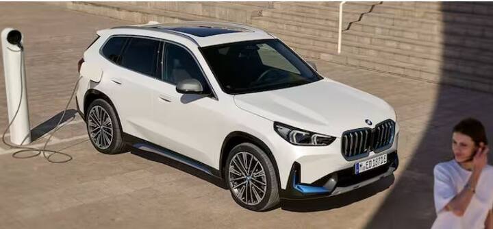ਚੌਥੀ ਕਾਰ BMW IX1 ਹੈ, ਜਿਸ ਦੀ ਕੀਮਤ 66.90 ਲੱਖ ਰੁਪਏ ਐਕਸ-ਸ਼ੋਰੂਮ ਹੈ। ਇਸ ਲਗਜ਼ਰੀ ਇਲੈਕਟ੍ਰਿਕ ਕਾਰ ਵਿੱਚ 66.4 kWh ਦੀ ਬੈਟਰੀ ਪੈਕ ਹੈ। ਇਸ ਦੀ WLTP ਡਰਾਈਵਿੰਗ ਰੇਂਜ 417-440 ਕਿਲੋਮੀਟਰ ਤੱਕ ਹੈ।