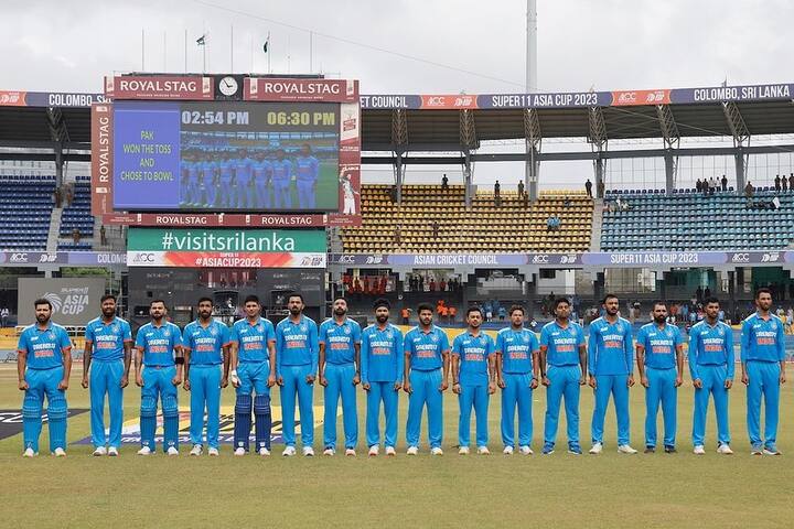 பலம் வாய்ந்த ஆஸ்திரேலிய அணியுடனான இந்தியாவின் முதல் போட்டி, இந்திய கிரிக்கெட் ரசிகர்களிடையே பெரும் எதிர்பார்ப்பை ஏற்படுத்தியுள்ளது. கடந்த மாதம் நடைபெற்ற இந்திய ஆஸ்திரேலிய ஒருநாள் போட்டியில் 1-2 என்ற கணக்கில் இந்தியா வெற்றிபெற்றிருந்தது.