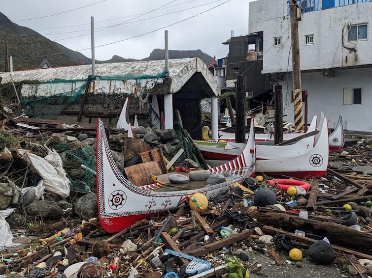 Typhoon Koinu 1 Dead Over 300 Hurt As 3rd strongest Record Breaking Winds Hit Taiwan Hong Kong To Issue Higher Storm Warning Typhoon Koinu: 1 Dead, Over 300 Hurt As Record-Breaking Winds Hit Taiwan, Hong Kong To Issue Higher Storm Alert