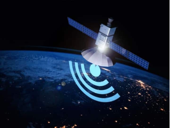 Oneweb and Jios satellite arm will do live demonstrations of satcom services by end of this month सैटेलाइट बेस्ड इंटरनेट सर्विस की भारत में जल्द होगी शुरुआत, Jio और Oneweb इस महीने दिखाएगी लाइव डेमो