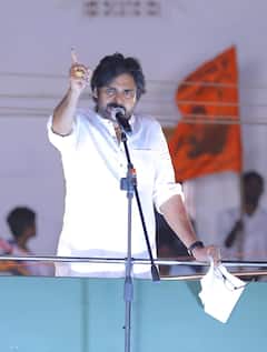 Pawan Kalyan on Intermediate Certificates | ఇంటర్ సర్టిఫికెట్స్ ఇవ్వలేని ప్రభుత్వం మనకు అవసరమా..? |