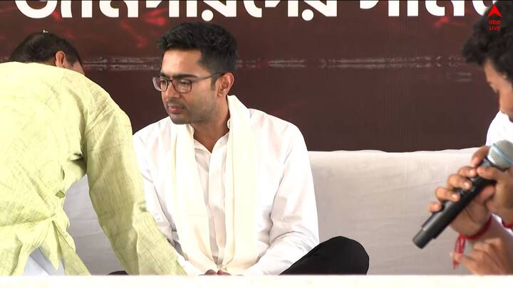 অভিষেক বলেন, 'ভেবেছিলাম ৪ তারিখ রাজ্যপাল ফিরবেন, ৫ তারিখ দেখা করার সুযোগ পাব।'