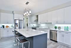 Vastu Tips For Kitchen : 'या' गोष्टी स्वयंपाकघरात ठेवल्या तर होईल मोठे नुकसान, पाहा