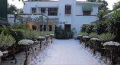 Parineeti Chopra Wedding Album: ससुराल पहुंचते ही पति ने कराया काम, तो सास ने उतारी आरती, देखें- Parineeti Chopra की अंगूठी ढूंढने से लेकर गृह प्रवेश की रस्मों की तस्वीरें