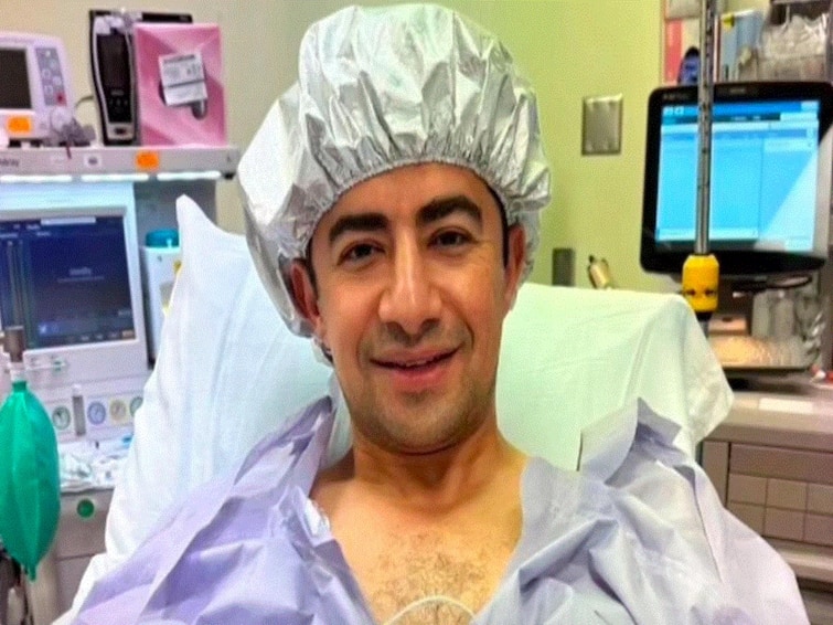 US Doctor Donates Bone Marrow To Save Patients Life Netizens Hail Him As Real Life Hero Doctor Donates Bone Marrow To Save Patient's Life, Netizens Hail Him As 'Real-Life Hero'