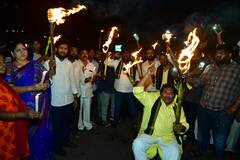 TDP Protest: చంద్రబాబు అరెస్టుకు నిరసనగా టీడీపీ శ్రేణుల కాంతితో క్రాంతి, వెలిగిన క్యాండిల్స్, కాగడాలు