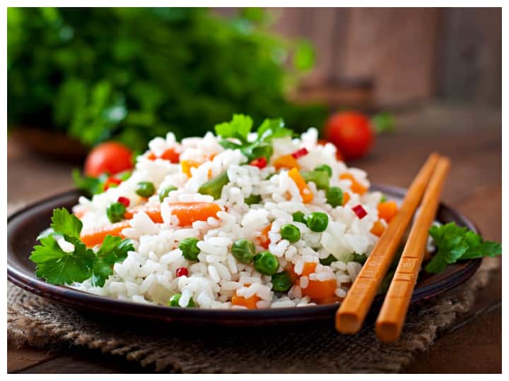 If you eat rice daily then know what effect it will have on your body आप रोजाना चावल खाते हैं तो जानें आपके शरीर पर क्या असर पड़ेगा, क्या कहते हैं एक्सपर्ट