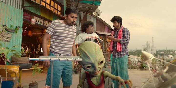 சில ஆண்டுகாலமாக எடுக்கப்பட்ட இந்த படத்தில் பாதிக்கு பாதி வி.எஃப.எக்ஸ் வேலை இருக்கிறது என்பதை படக்குழு அறிவித்தது.  இதனால் 2024 ஆம் ஆண்டின் பொங்கலுக்கு படம் ரிலீஸாகவுள்ளது. இருப்பினும் அயலான், லேட்டாக வந்தாலும் லேட்டஸ்டாக வரும் என்ற நம்பிக்கையை இந்த டீசர் கொடுக்கிறது